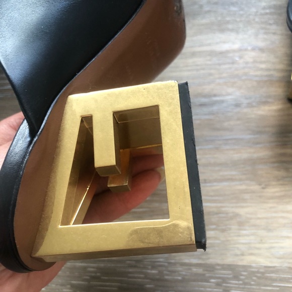 Givenchy triangle mules size 38 100% calf - Picture 6 of 15